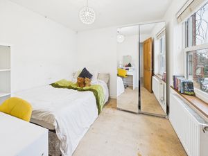 Bedroom- click for photo gallery